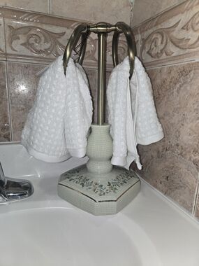 Sanderson Freestanding Towel Stand Floral Ceramic Base Green/Gold Antique Brass.